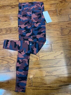 4. Lululemon women’s swift speed HR tight 28” camo nwt
